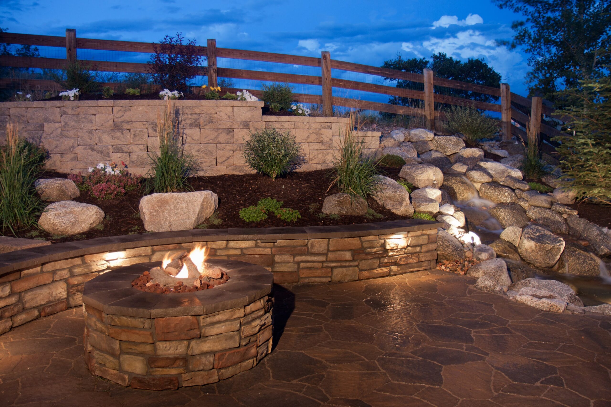 Luxury Outdoor Kitchens & Living Rooms: Designing Outdoor Entertaining Spaces